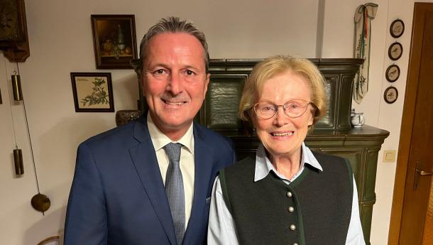 Zum 90. Geburtstag - Frau Rolanda Natmeßnig