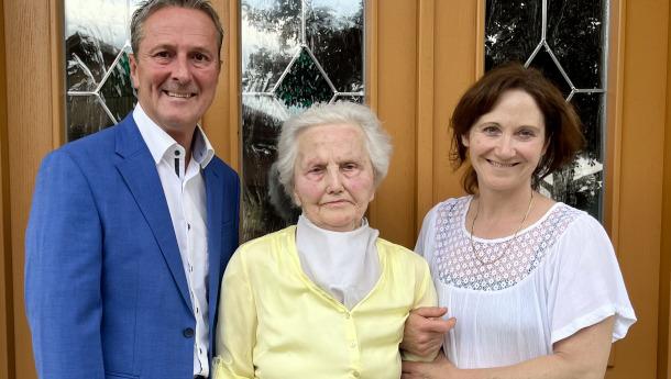 Zum 90. Geburtstag - Frau Antonia Wadl