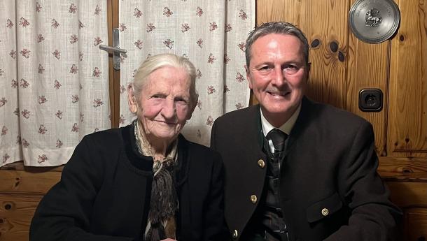 Zum 90. Geburtstag - Frau Adelheid Zwatz