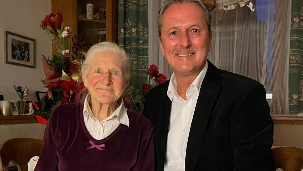 Zum 90. Geburtstag - Frau Erna Nuck